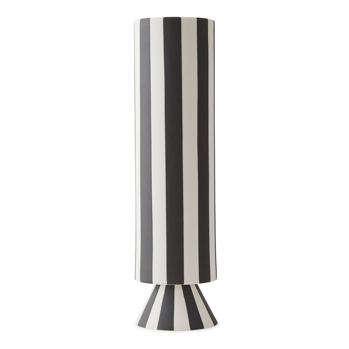 Toppu Vase Ø 8,5 x H 31 cm von OYOY in schwarz / weiss