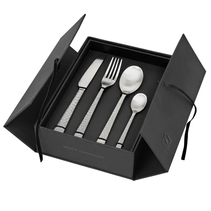Hune Besteck-Set, gebürsteter Edelstahl gehämmert (16 tlg.) von Broste Copenhagen 