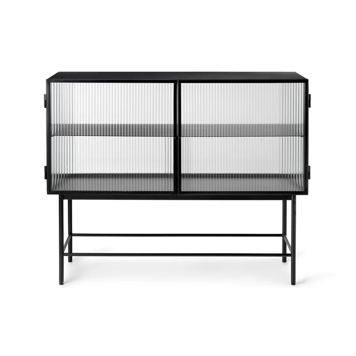 Das Haze Sideboard von Ferm Living in Reeded Glas, schwarz