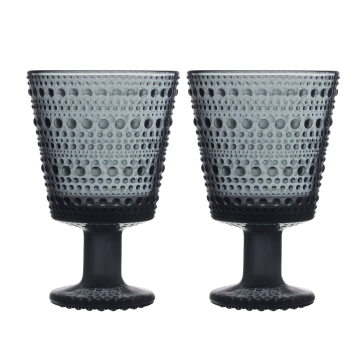 Das Kastehelmi Trinkglas mit Fuss 26 cl von Iittala in dunkelgrau (2er-Set)