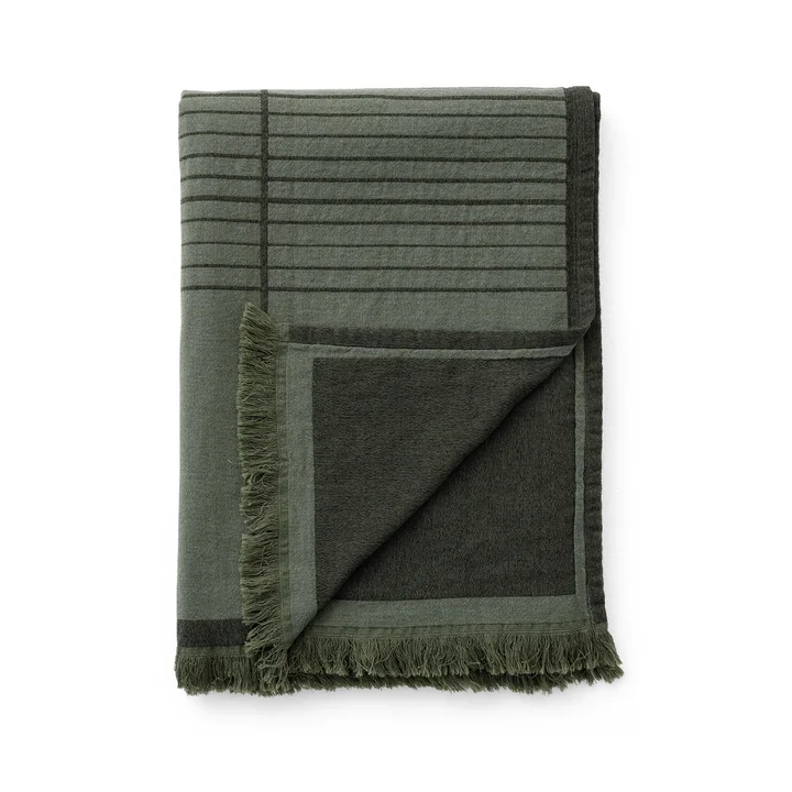 Die Untitled AP10 Tagesdecke von &Tradition, 150 x 210 cm, dark green