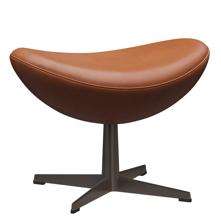 Der Egg Fusshocker von Fritz Hansen, braun-bronze / Grace Leder walnuss