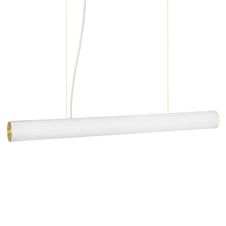Vuelta Pendelleuchte L 100 cm von Ferm Living in weiss / Messing