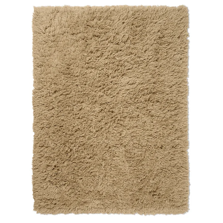 Meadow Hochflor Teppich von Ferm Living in der Farbe light sand