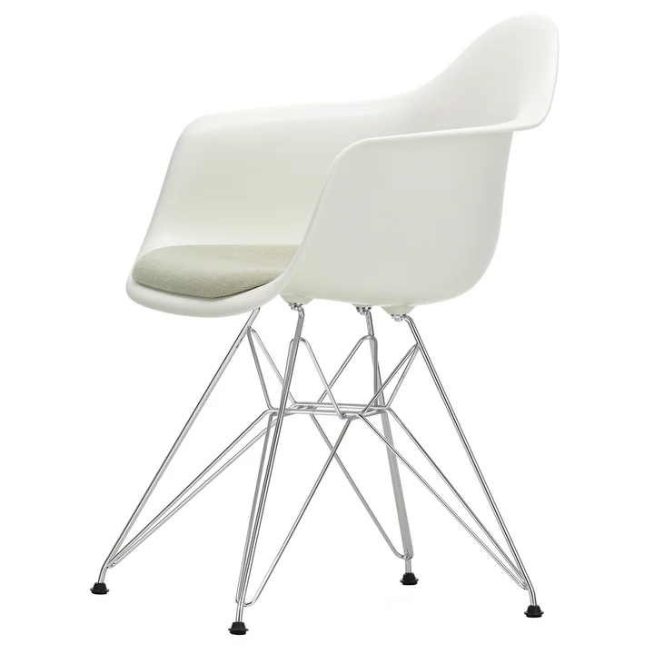Eames Plastic Armchair DAR mit Sitzpolster von Vitra in verchromt / weiss (Filzgleiter basic dark)