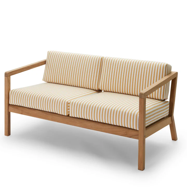 Virkelyst Sofa 2-Sitzer, Teak / goldgelb (Limited Edition) von Skagerak