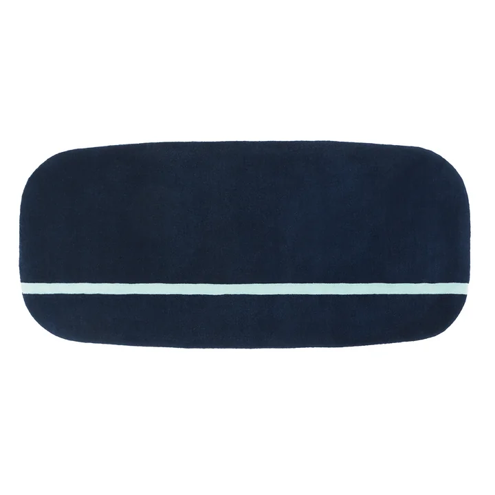 Oona Teppich von Normann Copenhagen in der Farbe blau