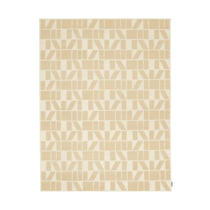 Kelim Untitled_AB15 Teppich, 180 x 240 cm, beige (0004 Sand) von Kvadrat