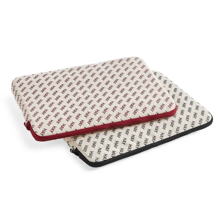 HAY Logo Laptop Cover von HAY in der Farbe burgundy und schwarz