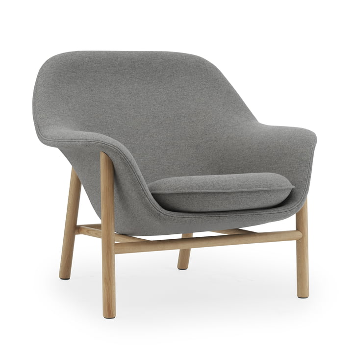 Drape Lounge Chair, low, eiche, Main Line Flax 26 von Normann Copenhagen