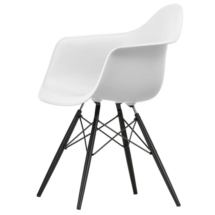 Eames Plastic Armchair von Vitra