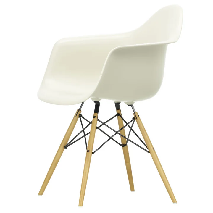 Eames Plastic Armchair von Vitra