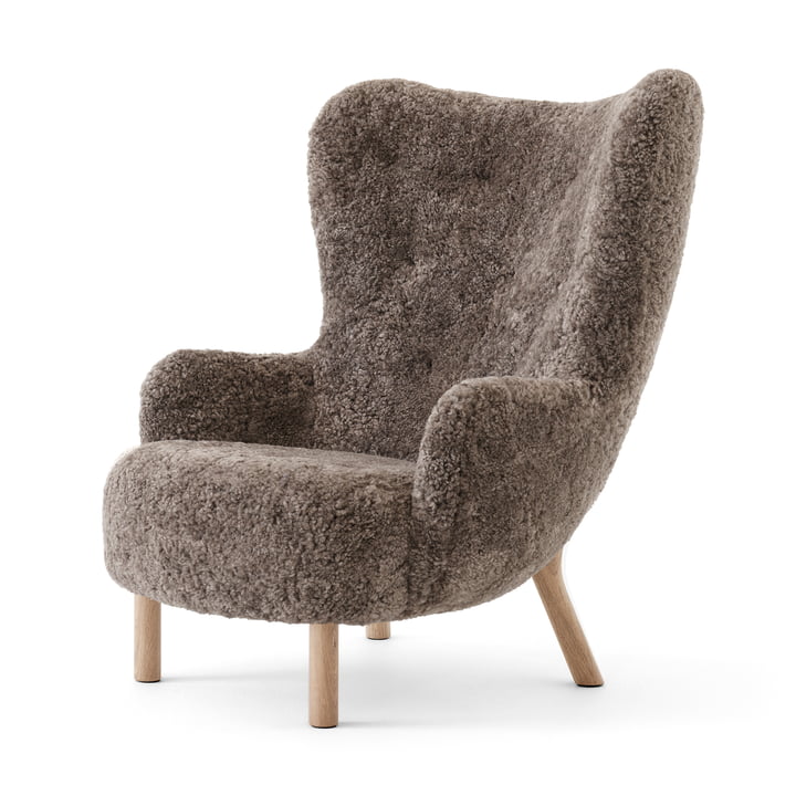 Petra Lounge Chair VB3, High Back, Eiche geölt / Schafsfell Sahara von &Tradition