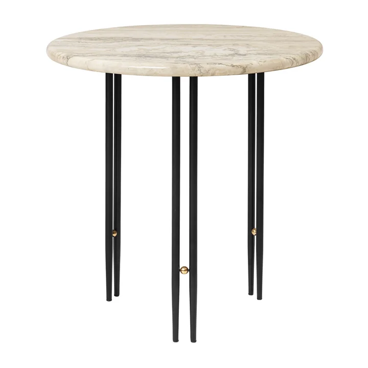 Der IOI Side Table von Gubi