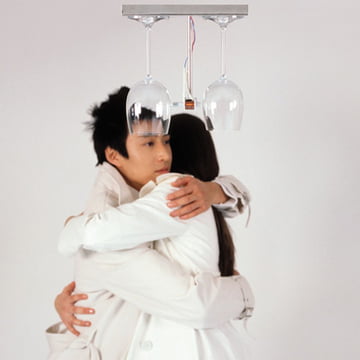 Zweistimmige Begrüssung mit der Droog Design Bottoms up doorbell