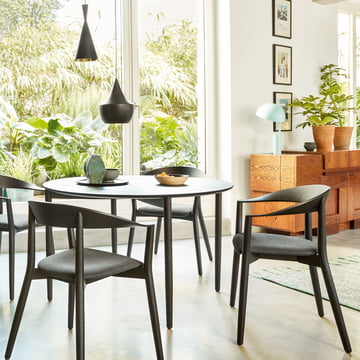 Mito Tisch, Ø 120 x H 74 cm von Conmoto in schwarz mit passenden Mito Stühlen