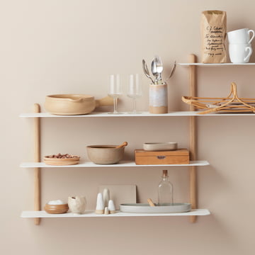 Nivo Wandregal B in Eiche hell / weiss von Gejst in der Küche