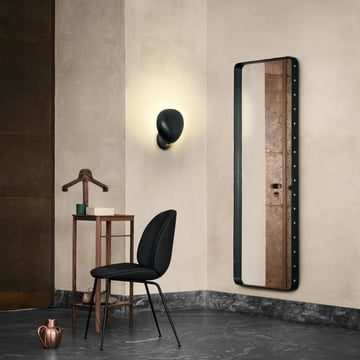 Cobra Wandleuchte von Gubi in schwarz