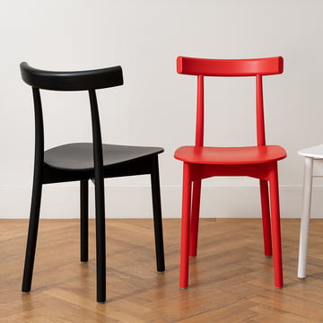 Skinny Wooden Chair in der Ausführung schwarz, rot