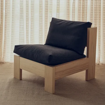 Form & Refine - Icon Loungesessel, Kiefer matt lackiert