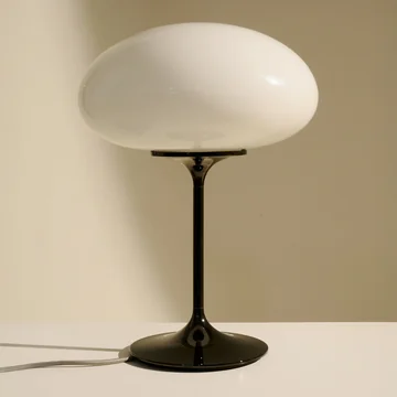 Gubi - Stemlite Tischleuchte H 42 cm, Chrom schwarz / opal