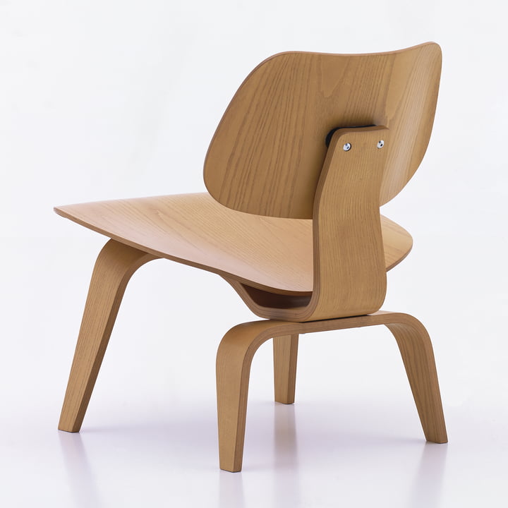 Der Vitra - Plywood Group LCW Stuhl in Esche natur