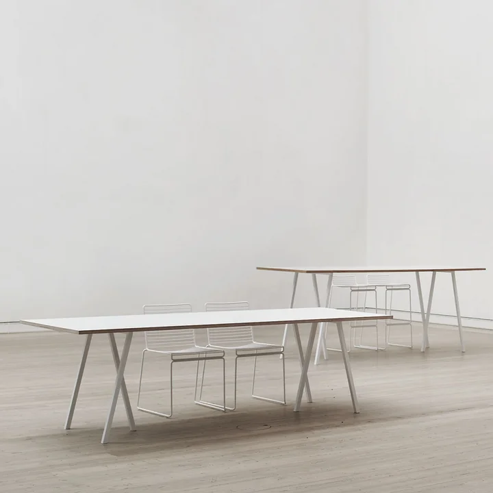 Loop Stand Tisch von HAY in weiss