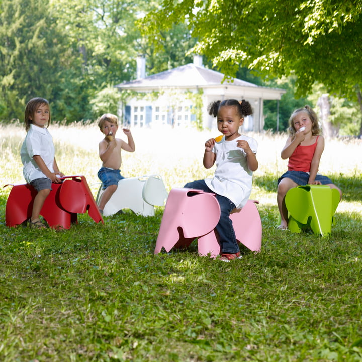 Der Eames Elephant von Vitra als Kinderspielzeug