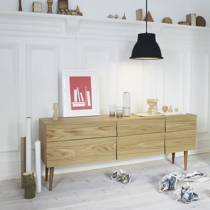 Studio Pendelleuchte und Reflect Sideboard von Muuto