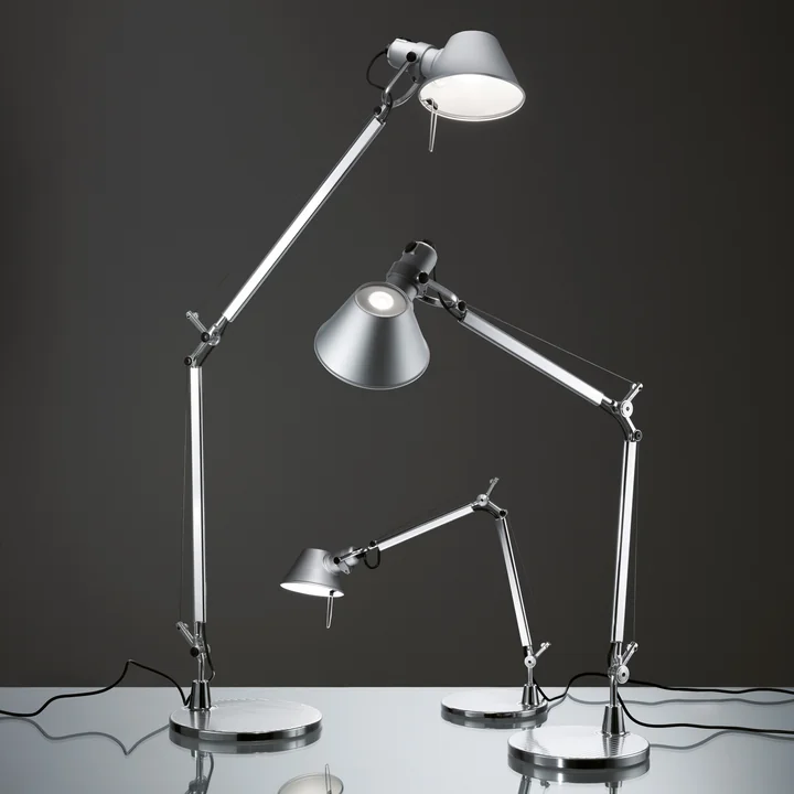 Tolomeo Mini LED Tischleuchte von Artemide in der Ausführung Aluminium
