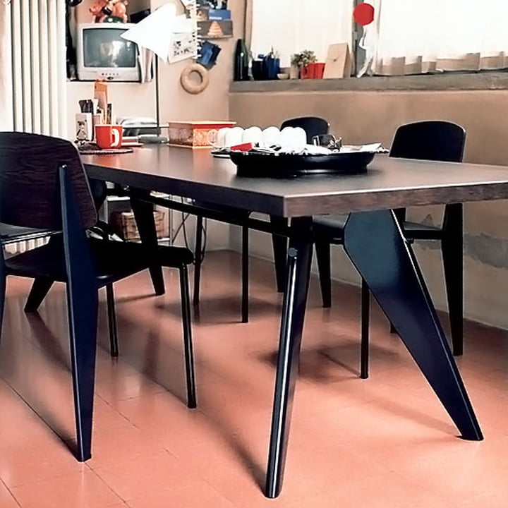 Em Table Esstisch von Vitra Eiche in natur/ schwarz