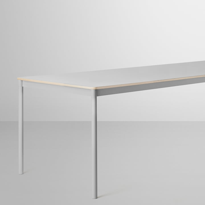 Der Base Table in grau von Muuto