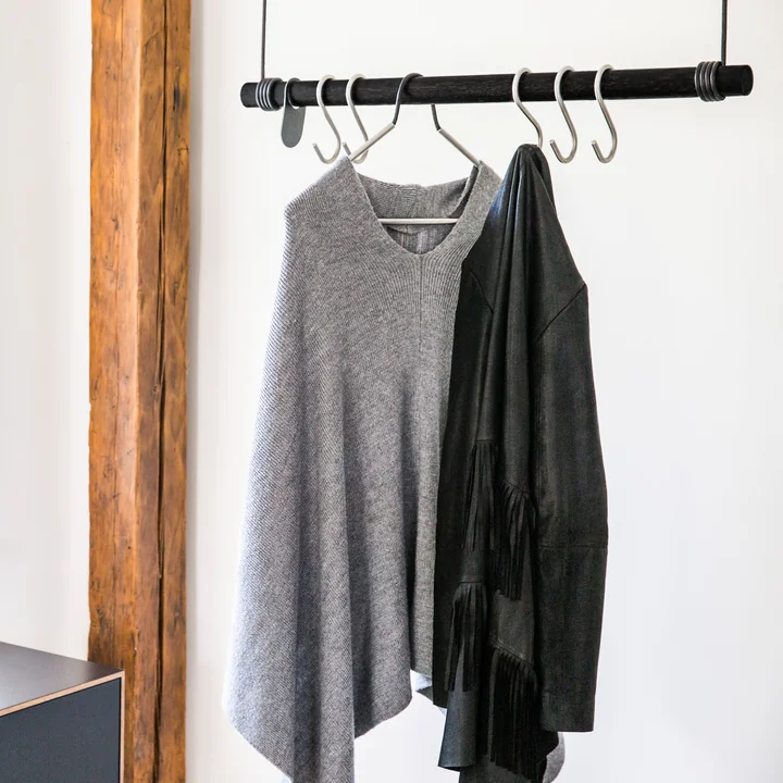 Swing Hängegarderobe und Kleiderhaken von Lind DNA