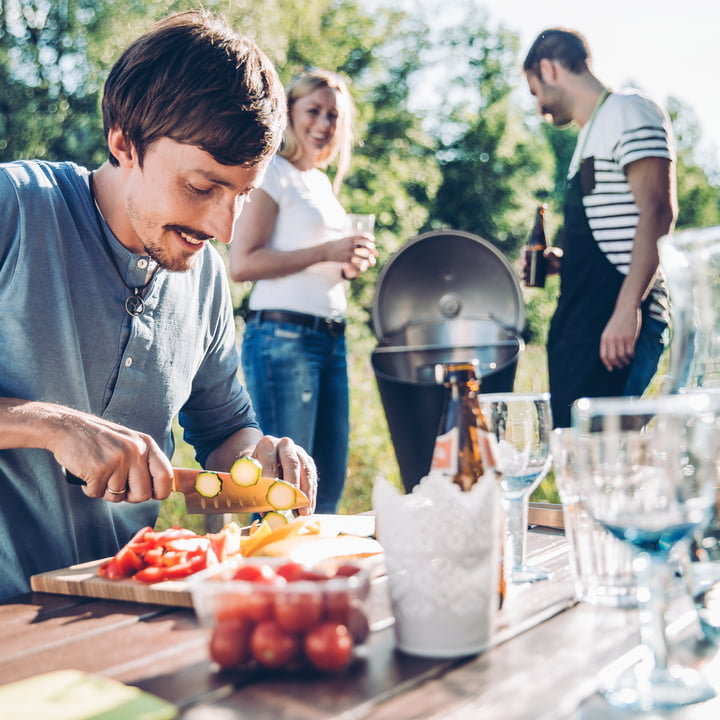 Regulierbares Grillen mit Holzkohle