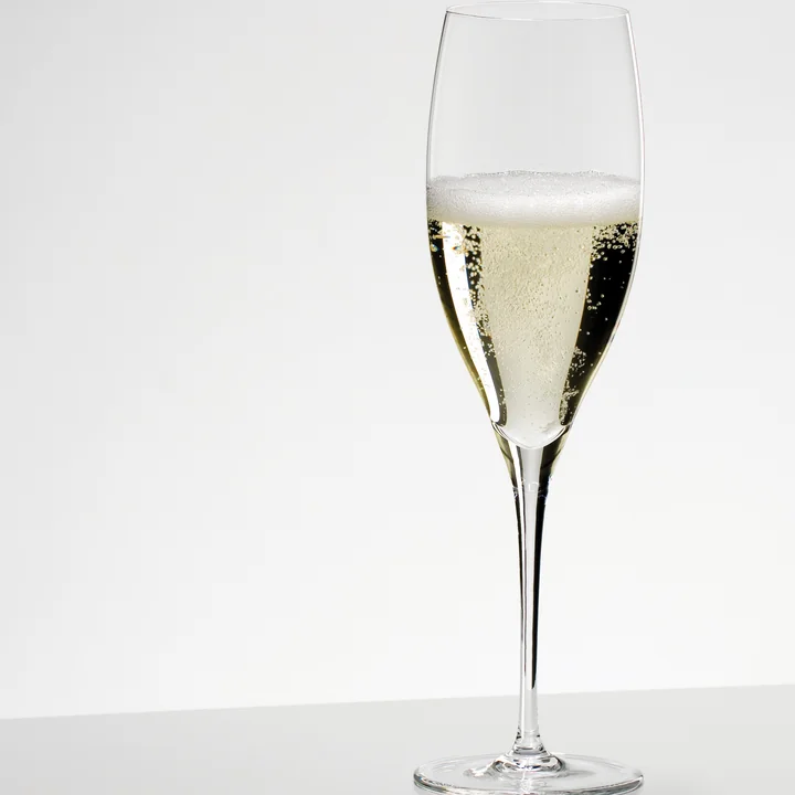 Glas für Champagner mit feinem Mundrand