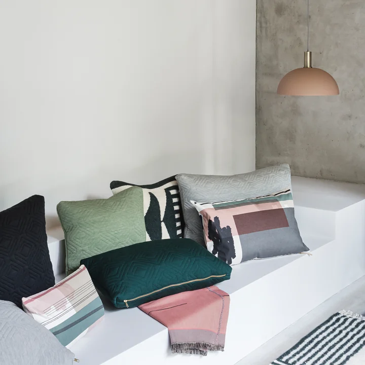 Colour Block Kissen und Tagesdecke von Ferm Living mit Dome Shade