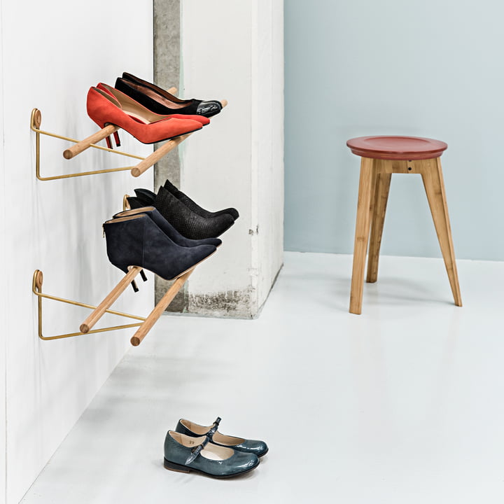 Shoe Rack und Button Stool von We Do Wood