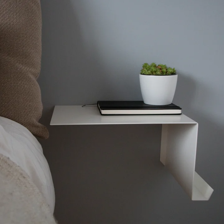 Bedside Table rechts von Nichba Design in Weiss