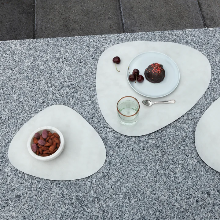 Weisse Table Mat Tischsets von Lind DNA