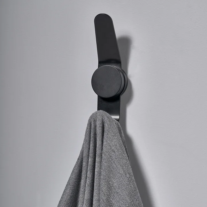 Der Zone Denmark - Puck Hook Double in schwarz mit Handtuch