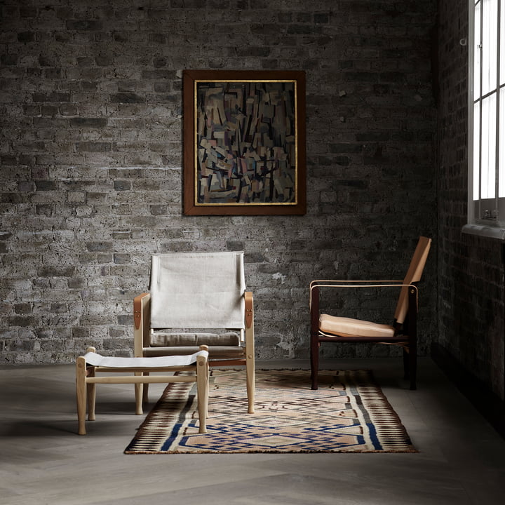 Der Carl Hansen - KK47000 Safari Chair mit Fusshocker im Wohnraum