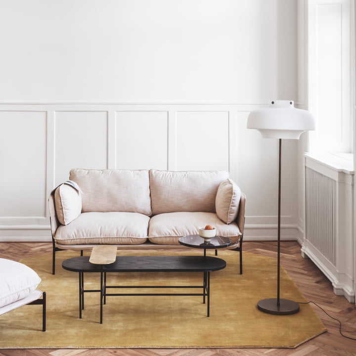 Copenhagen SC14 Stehleuchte, Cloud Sofa und Couchtisch Palette JH7 von &Tradition