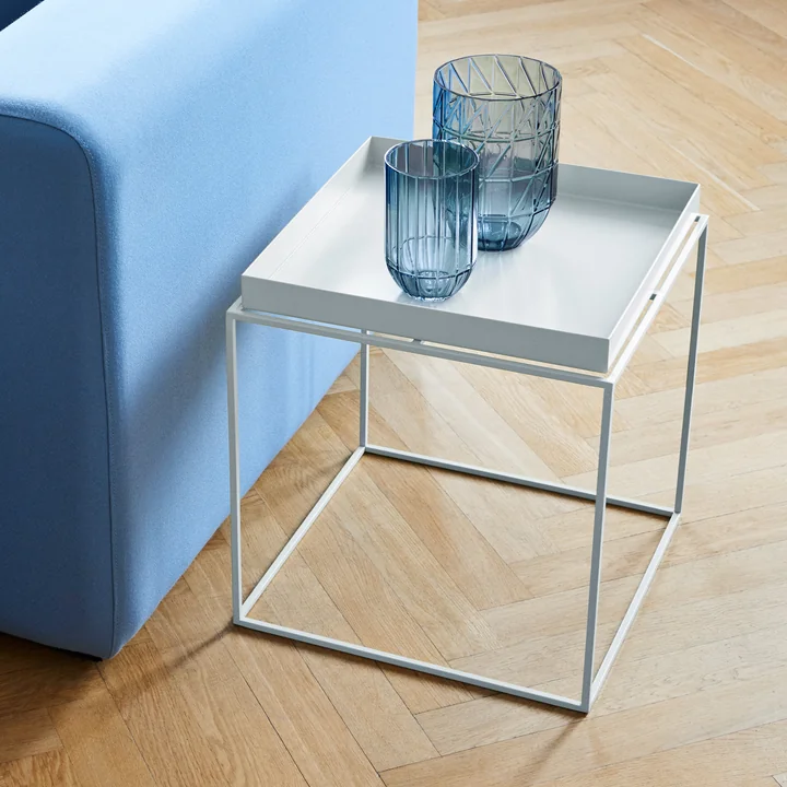 Tray Table und Colour Vase Glasvase von HAY
