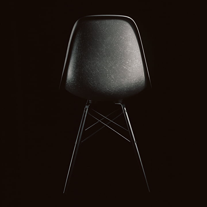 Eames Fiberglass Side Chair DSW von Vitra