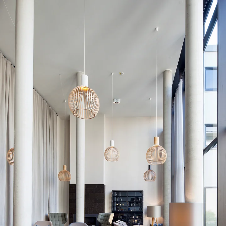 Octo 4240 Pendelleuchte Ø 54 x H 68 cm von Secto in weiss