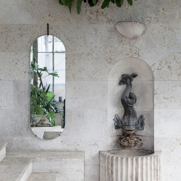 Wandspiegel oval von Moebe in schwarz