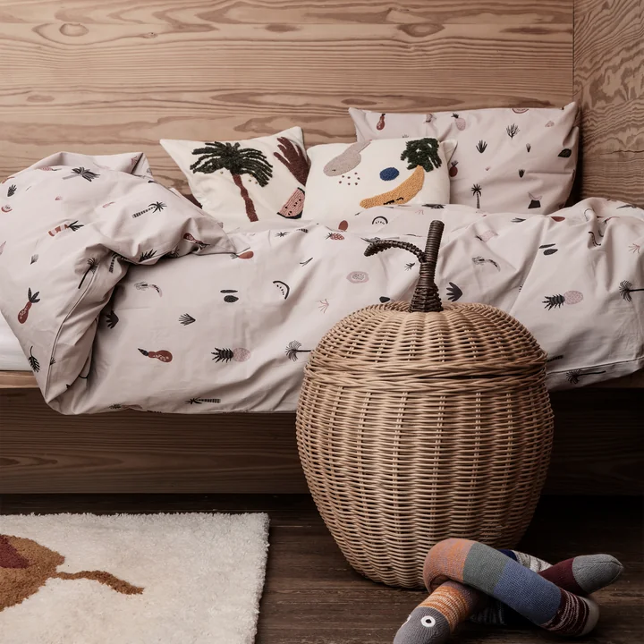 Geflochtener Apfel-Aufbewahrungskorb, Ø 36,5 x H 52 cm von Ferm Living im Kinderzimmer