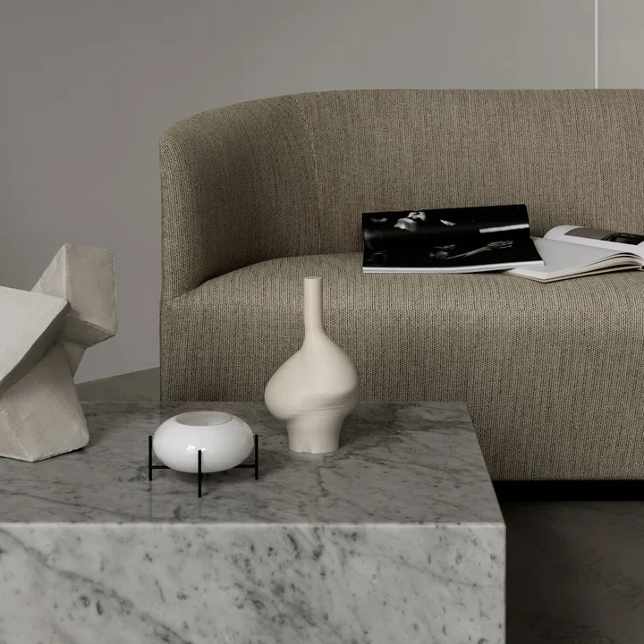 Échasse Hurricane Teelichthalter von Audo auf dem Couchtisch