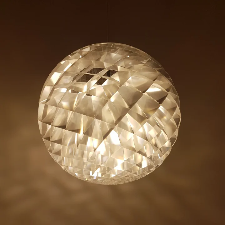 Louis Poulsen Mailänder Möbelmesse