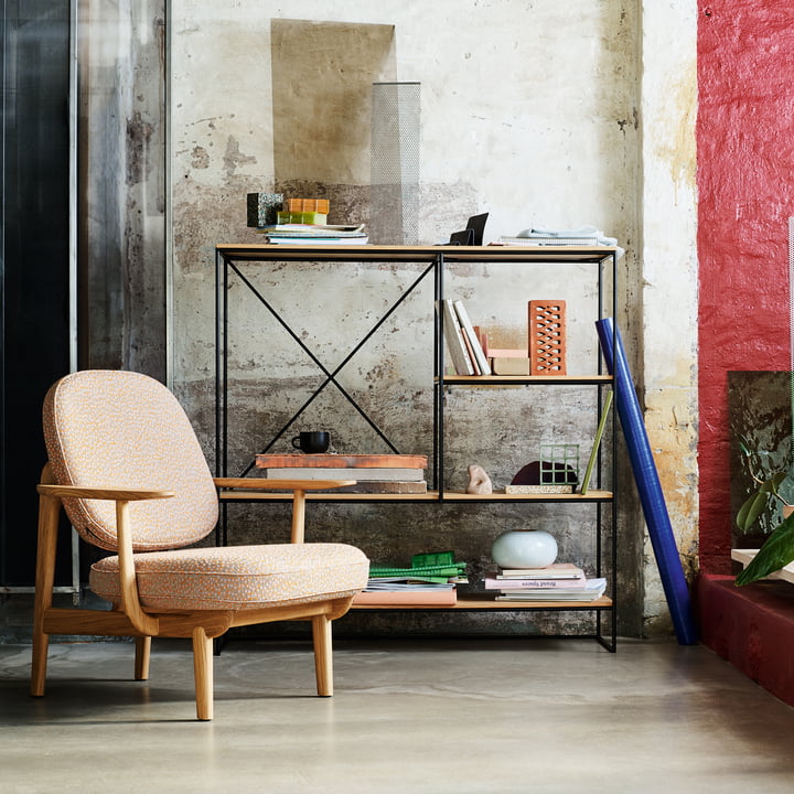 Lounge Chair JH97 und Planner Regal von Fritz Hansen